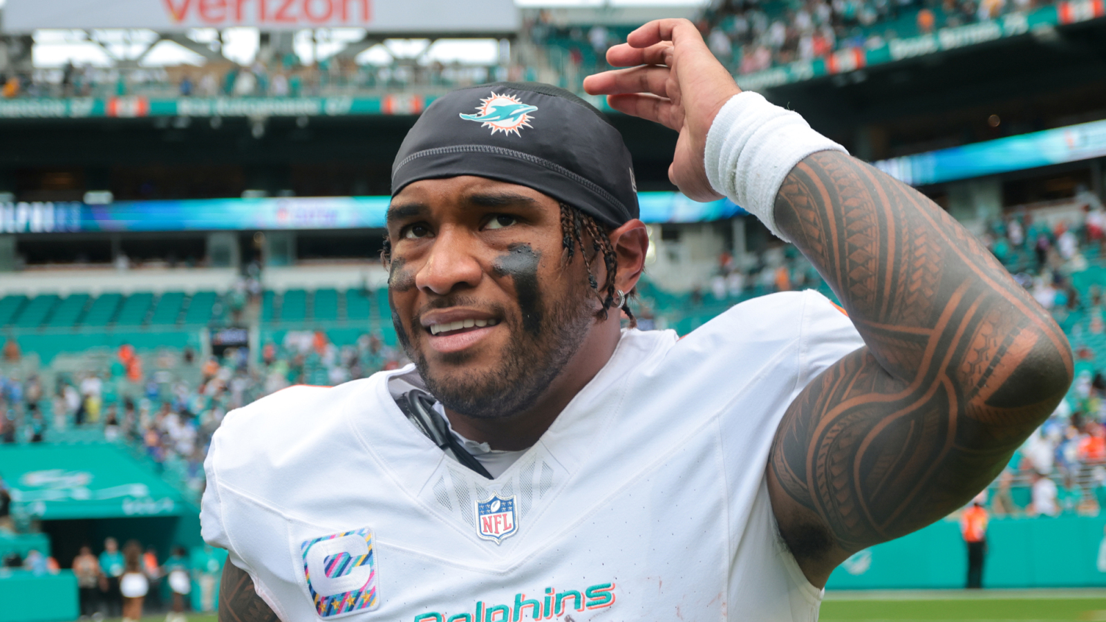 https://www.yardbarker.com/media/f/0/f0b5c20d1863b102d1b7595762bfcf4dc6ba9049/thumb_16x9/tua-tagovailoa-voices-concerns-certain-dolphins.jpg?v=1