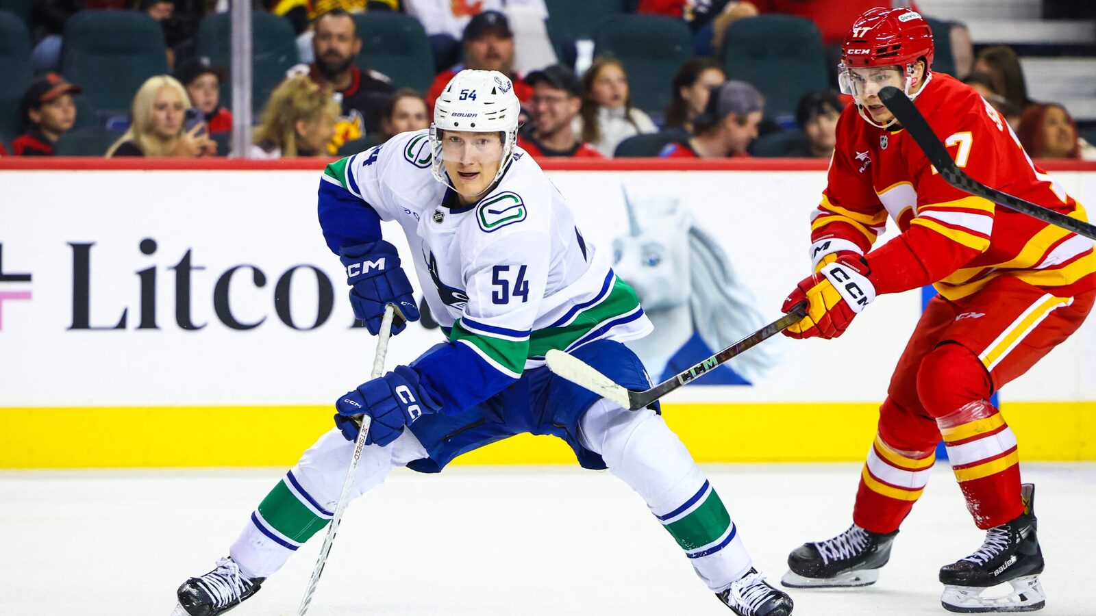 Maple Leafs acquire Räty from Canucks for Quillan, Buhr