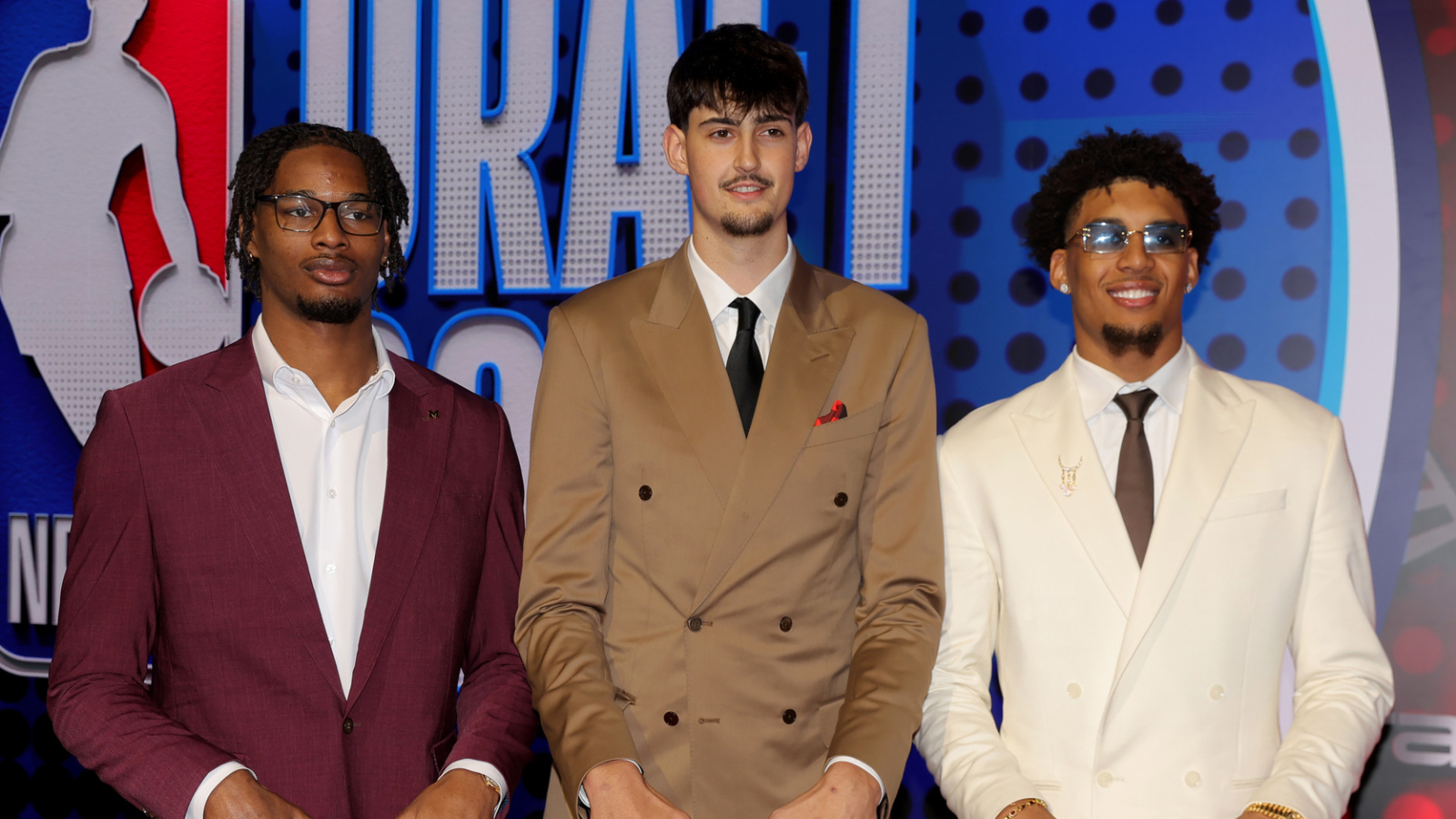 https://www.yardbarker.com/media/f/0/f0e1dbf0652aa6f654551d183114d8cd0a9de961/thumb_16x9/winners-losers-first-round-nba-draft-michigan.jpg?v=1