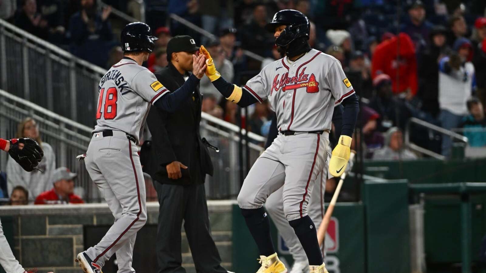 Braves ring up sixth straight win with big inning vs. Nationals