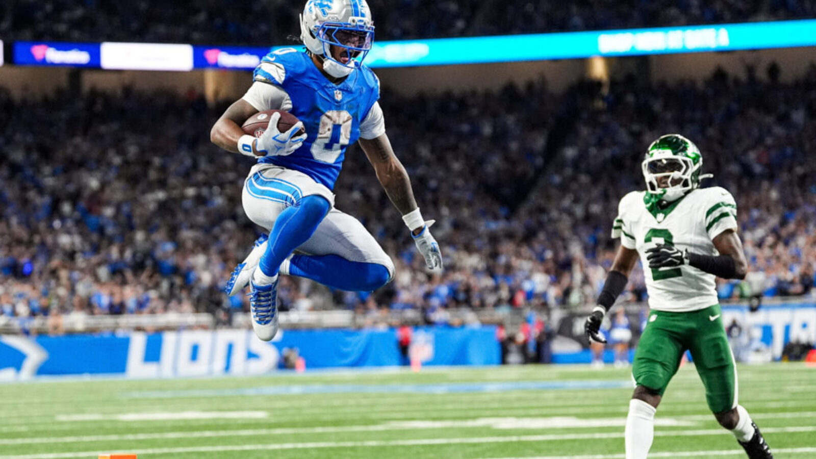Jahmyr Gibbs Leads Lions Past Jets in 31-24 Thriller!