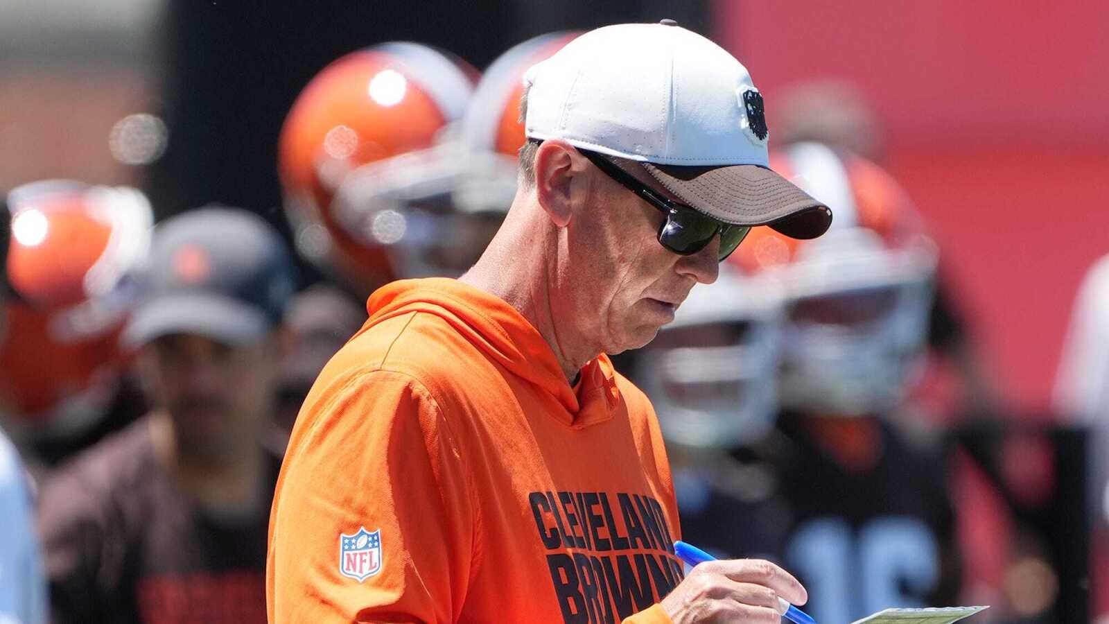Browns Coach Monken Undecided Between Watson and Sanders, Says Both Are Starting-Caliber QBs