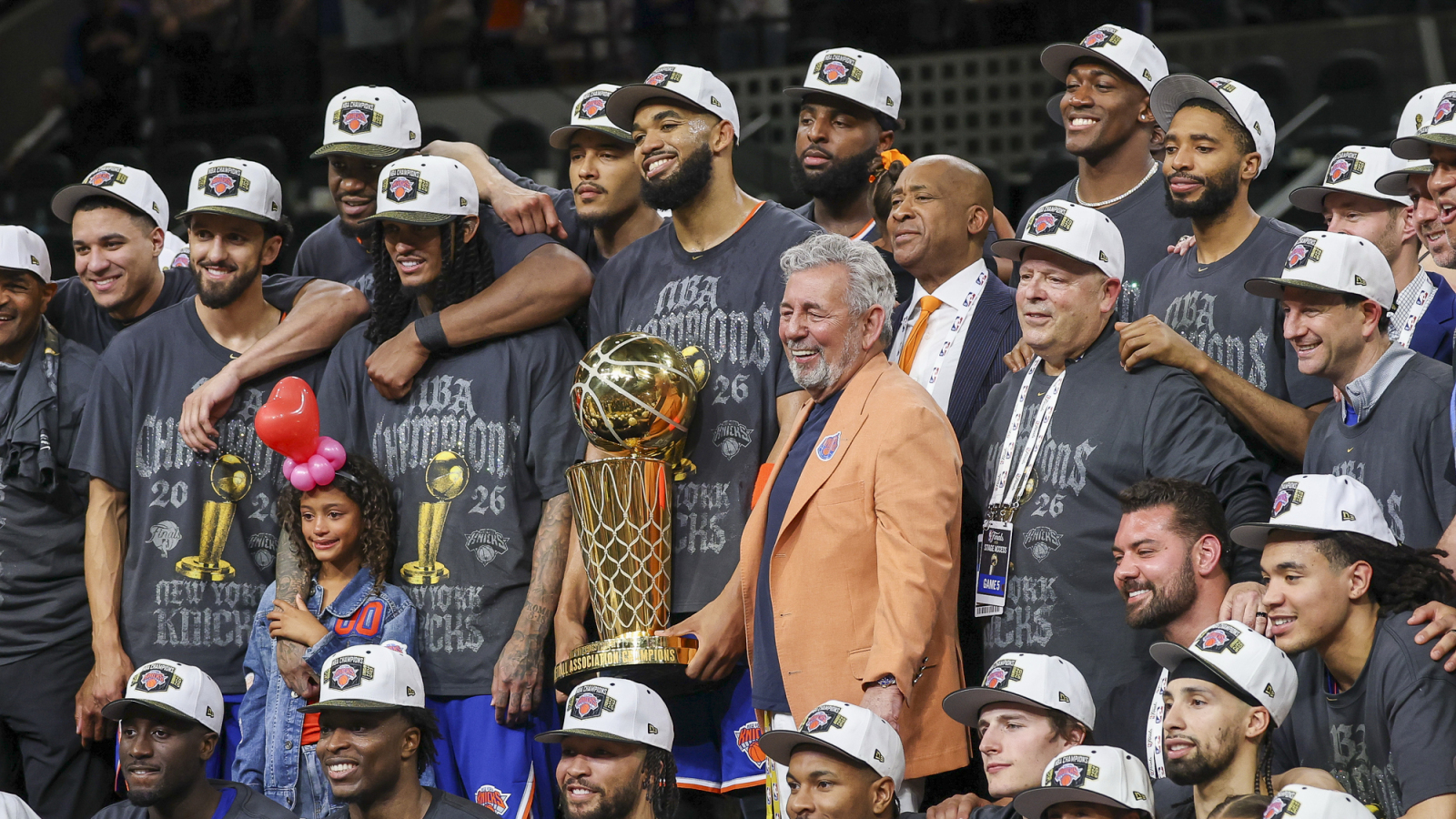 https://www.yardbarker.com/media/f/1/f1682f40d34bb87ba8d88537c229b305bc08abf0/thumb_16x9/knicks-decision-white-house-visit.jpg?v=1