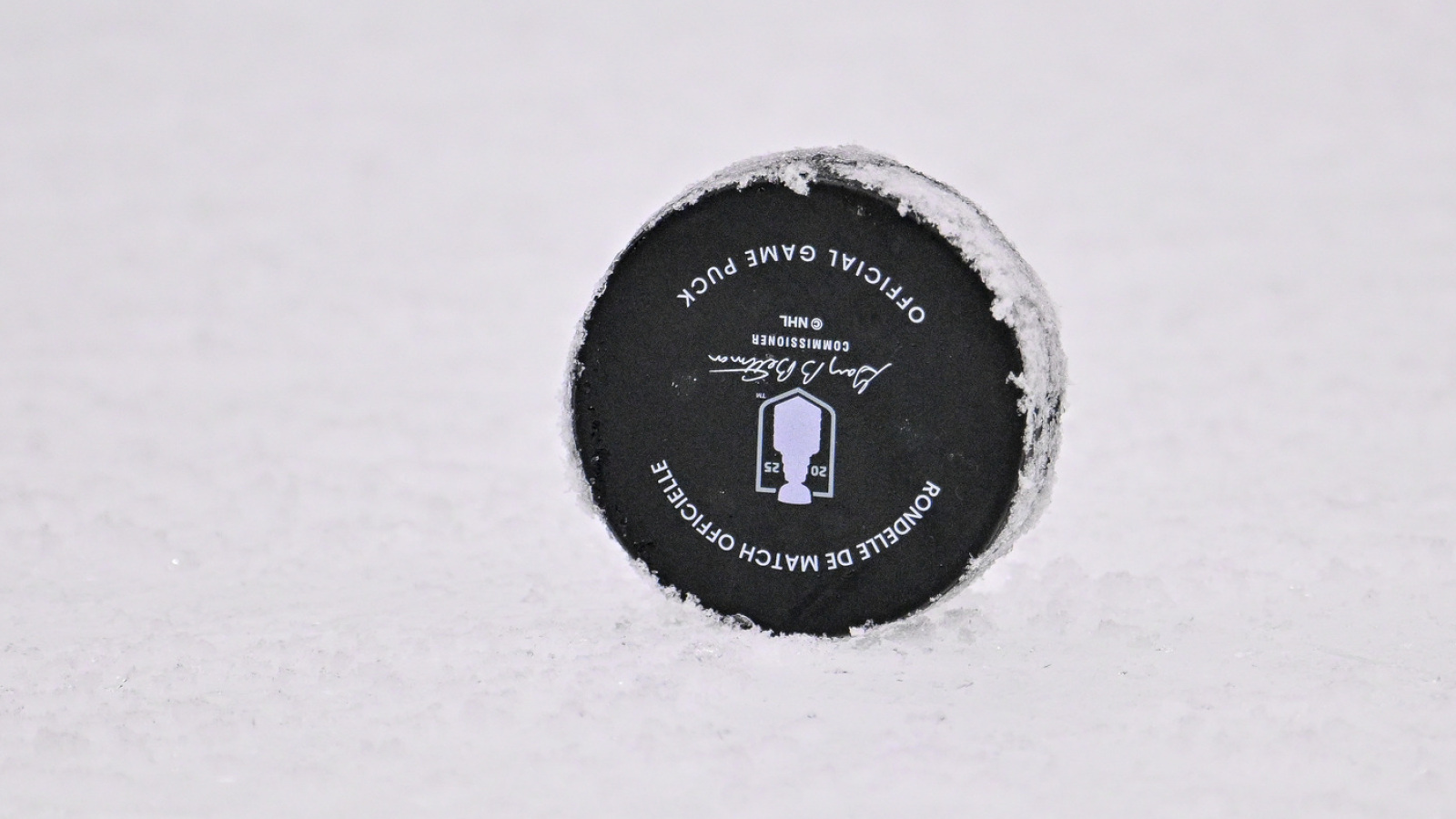 https://www.yardbarker.com/media/f/1/f1ce5dd9135fa0409c94650c2ebcce6c3b0fea5e/thumb_16x9/21-2025-dallas-texas-usa-view-nhl-puck-during.jpg?v=1