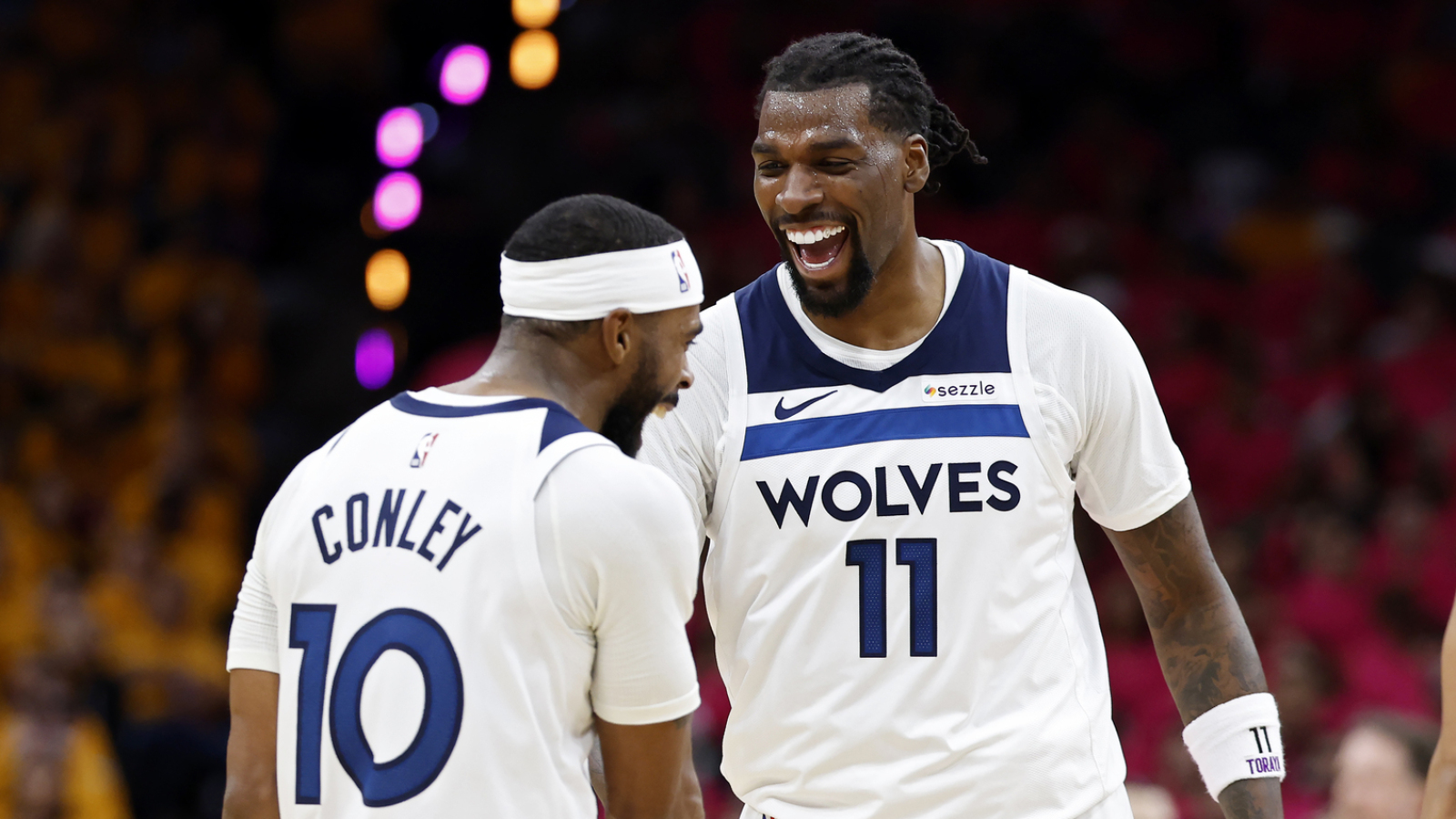 https://www.yardbarker.com/media/f/2/f22bc82fc1463238331eed3813a1d8c2e81b7103/thumb_16x9/oldest-4-3-pointer-playoff-games-quiz.jpg?v=1