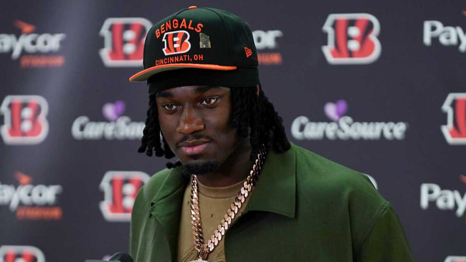 https://www.yardbarker.com/media/f/2/f29e6ac0cc2318898b4210050792ec10e151fa0f/thumb_16x9/bengals-dispute-shemar-stewart-pave-future-rookies.jpg?v=1