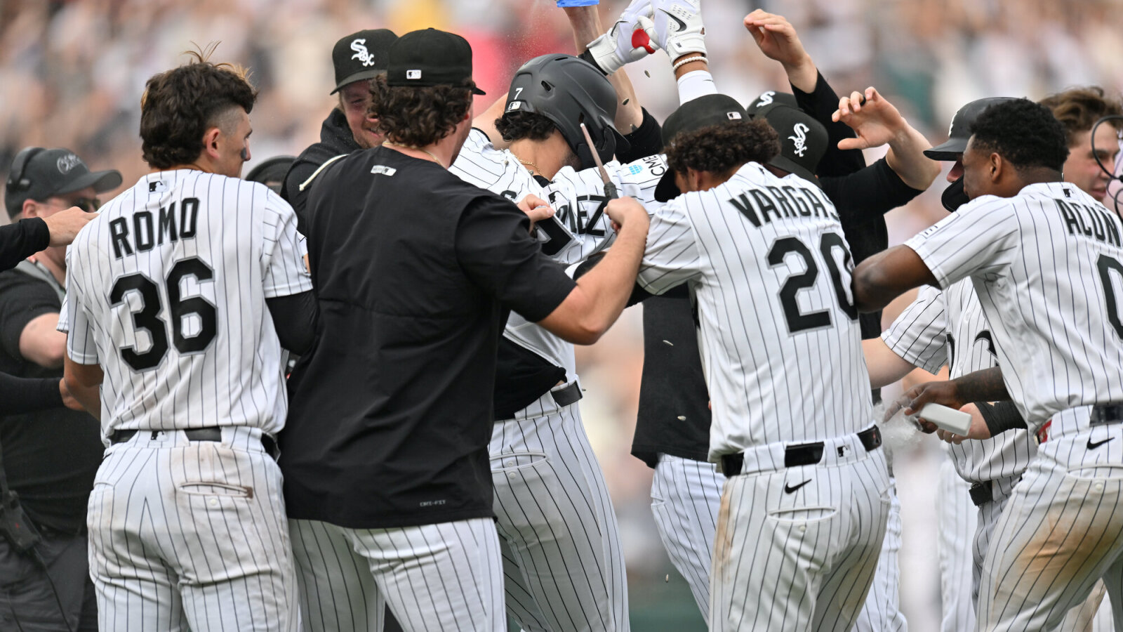https://www.yardbarker.com/media/f/2/f2c0b72d6367c5214523901eef303c41fe8c68bb/thumb_16x9/white-sox-franchise-history-series-win-over-royals.jpg?v=1