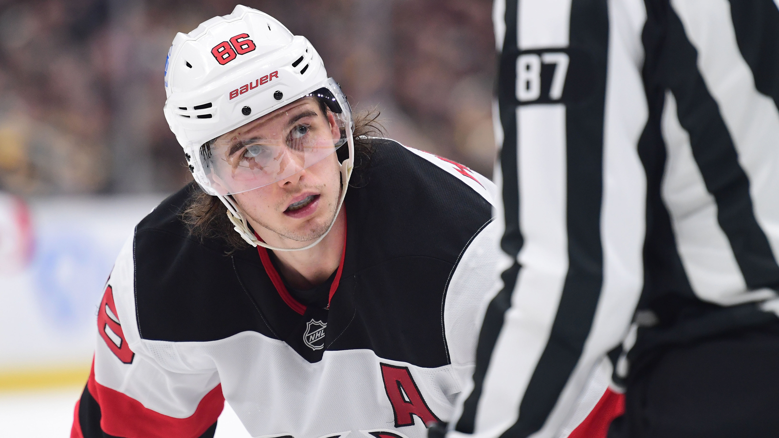 https://www.yardbarker.com/media/f/2/f2c2cbaac03568acb2c23f0b9de00468d555ad1e/thumb_16x9/devils-jack-hughes-confused-awkward-joke.jpg