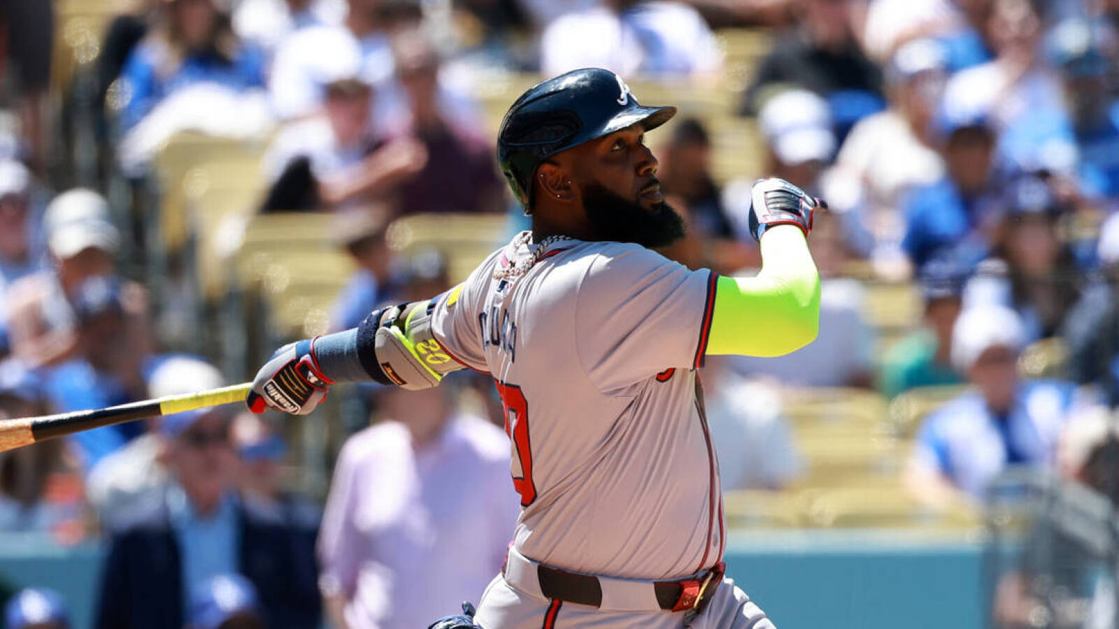 Watch Braves star MLB's new home run leader Yardbarker
