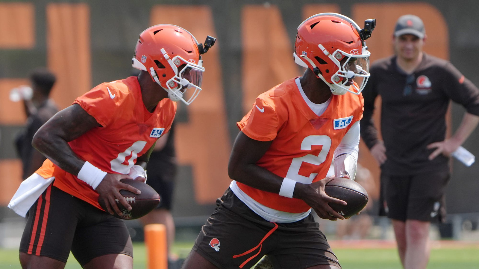 Deshaun Watson Returns to Training Camp, Lamar Jackson Responds to Ranking