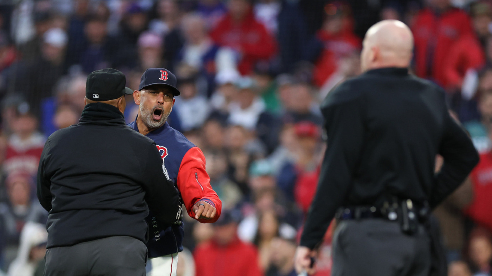 https://www.yardbarker.com/media/f/3/f32fe7247550974746af564f929374751ddb48ff/thumb_16x9/watch-walker-buehler-alex-cora-ejected-30-seconds.jpg?v=1