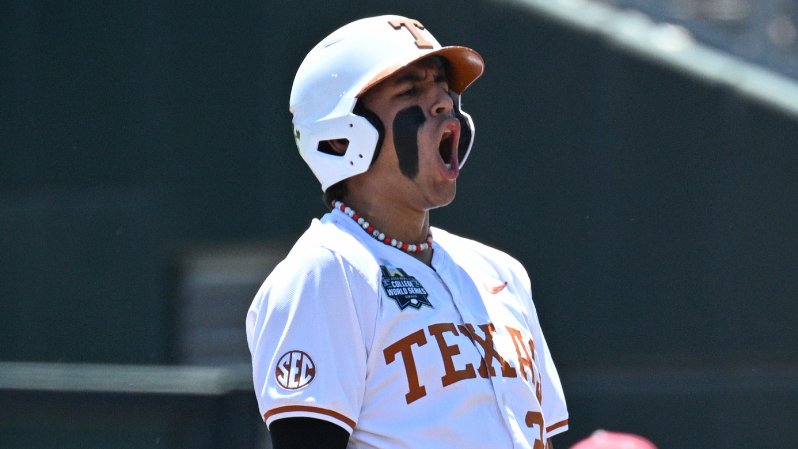 https://www.yardbarker.com/media/f/3/f3658c5c5bddd7aa80fa43bae1e85ee706c581af/thumb_16x9/texas-rodriguez-saves-longhorns-season-historic.jpg?v=1