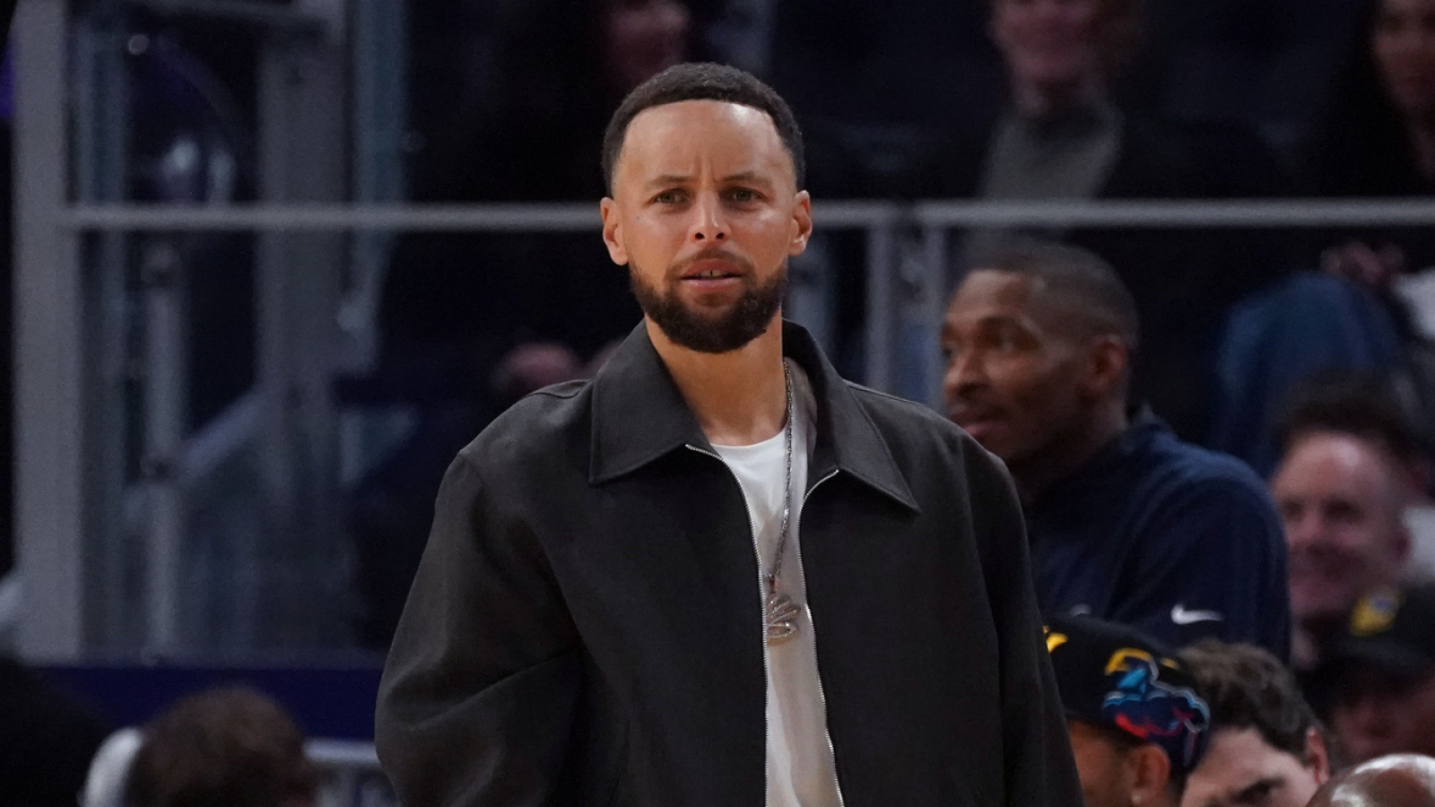 https://www.yardbarker.com/media/f/3/f3ec7ef6e3f33a104295e98084e9cdbafaebe128/thumb_16x9/steph-curry-intriguing-comment-leaving-warriors.jpg?v=1