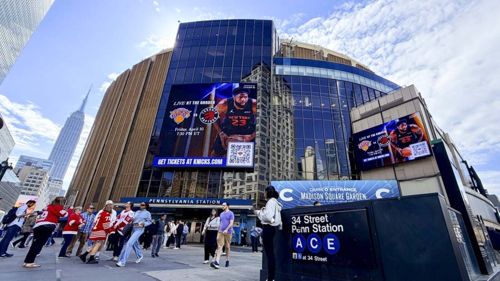 Knicks Fans Clash With Police After Game 2 Win