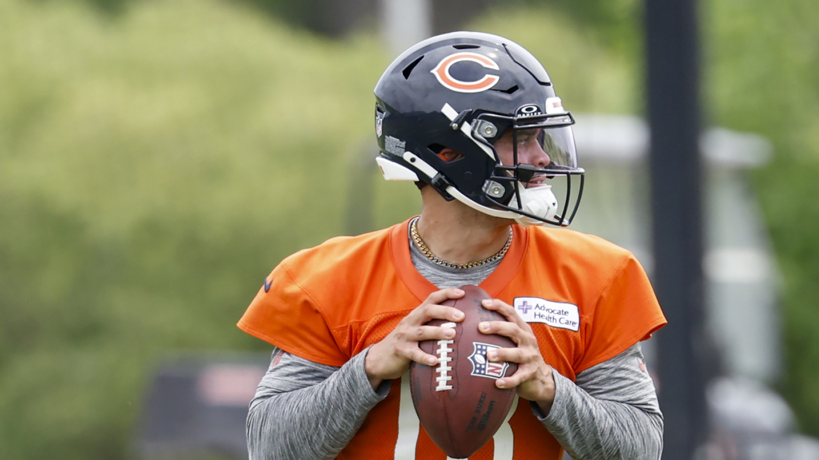 https://www.yardbarker.com/media/f/4/f4a35b18c9c3e308afcf061f55b67fdb8dd5f6c5/thumb_16x9/caleb-williams-wants-bears-qb-ever-done.jpg?v=1