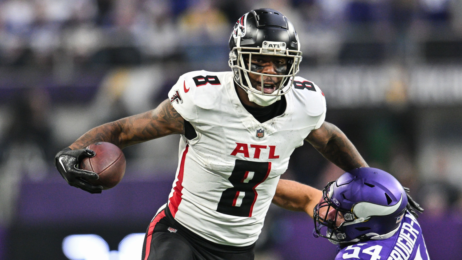 https://www.yardbarker.com/media/f/4/f4b7fc0ef8871b3d0d2d61d69cc24581ce4723e9/thumb_16x9/former-falcons-first-round-pick-entering-break.jpg?v=1