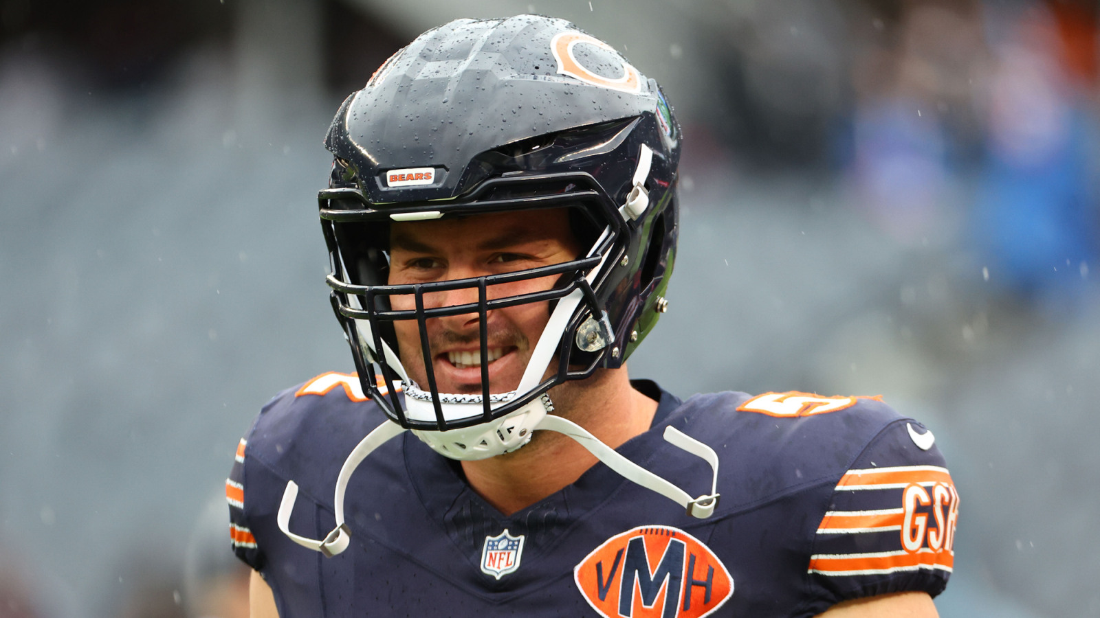 https://www.yardbarker.com/media/f/5/f50fba4aacecb6dd7a462c833347dd1cfeb31c37/thumb_16x9/bears-drew-dalman-points-finger-on-botched-snaps.jpg?v=1
