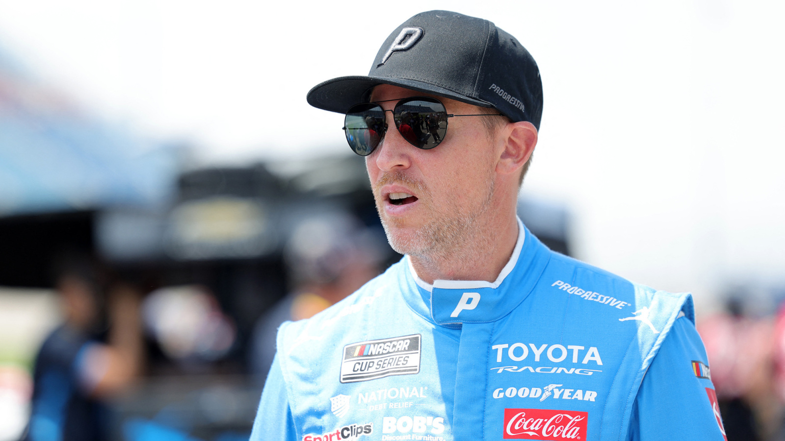 https://www.yardbarker.com/media/f/5/f52aa99d79e03a1749dcc7bfbc7970f37a9644a1/thumb_16x9/numbers-point-hamlin-edge-over-reddick-race-1-seed.jpg?v=1
