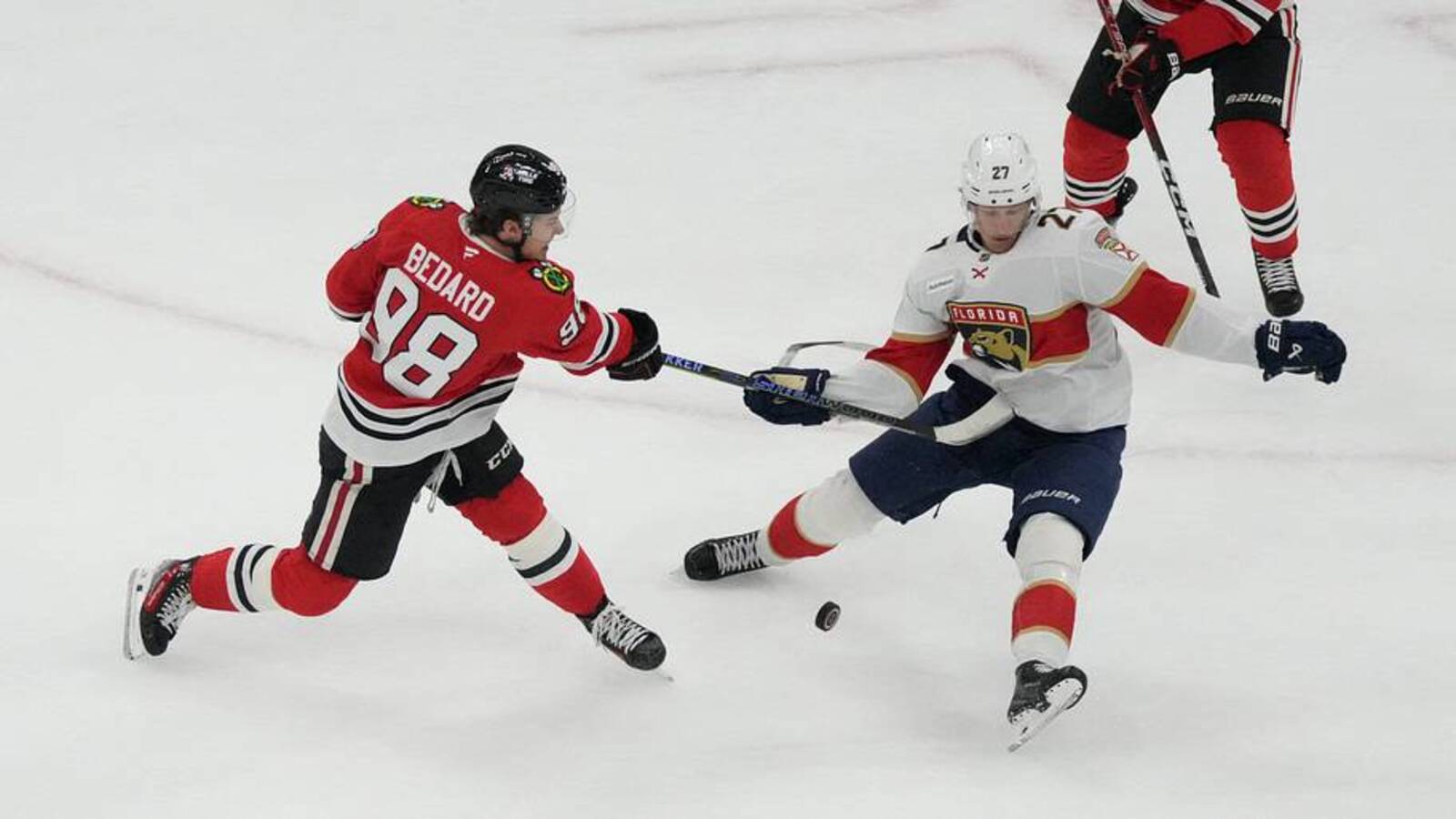Blackhawks lose again, falling 3-2 to the Panthers despite a competitive game