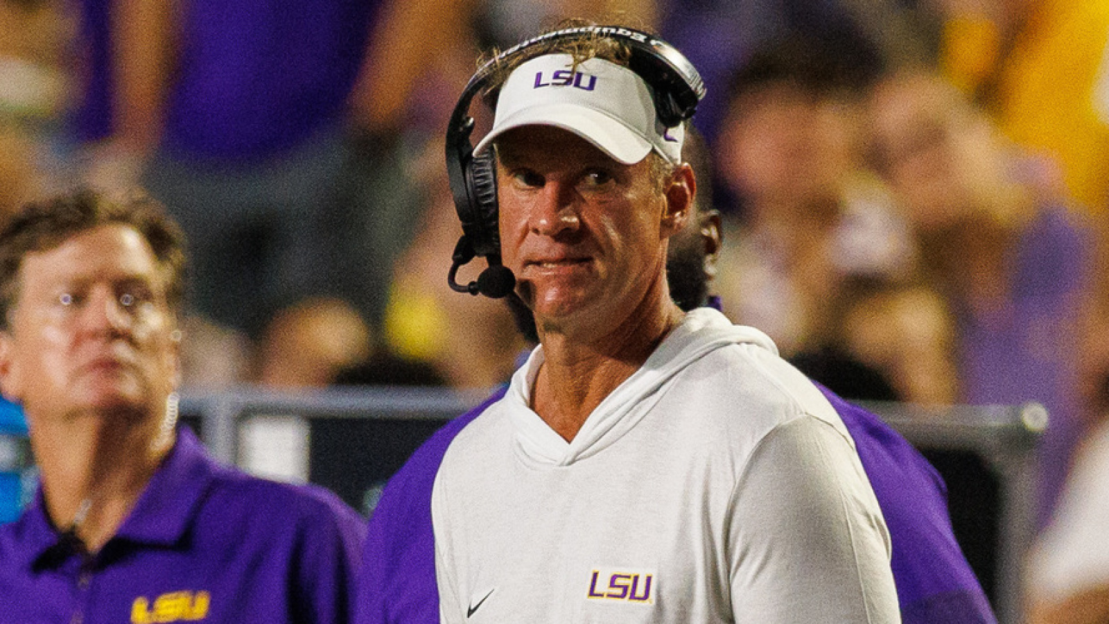 https://www.yardbarker.com/media/f/5/f551ae021faf8bc1e8eca315608c88e24ce01626/thumb_16x9/college-football-today-100-plus-games-on-schedule.jpg?v=1