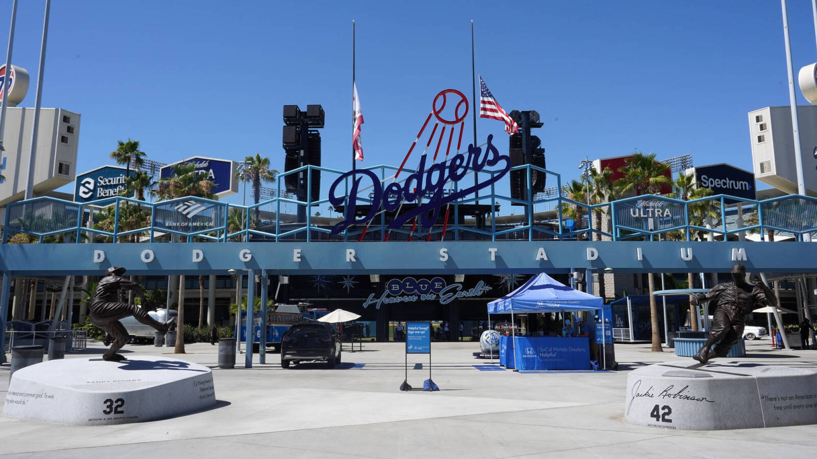 Dodger Stadium concession workers will not strike during All-Star