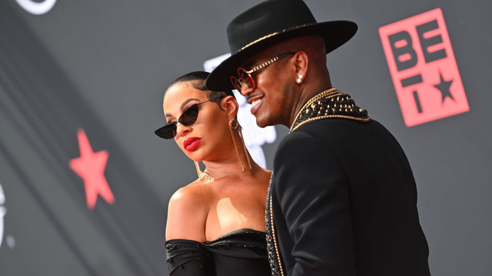 Ne-Yo Opens Up About Sharing an Alaskan King Bed With His 4 Girlfriends ...