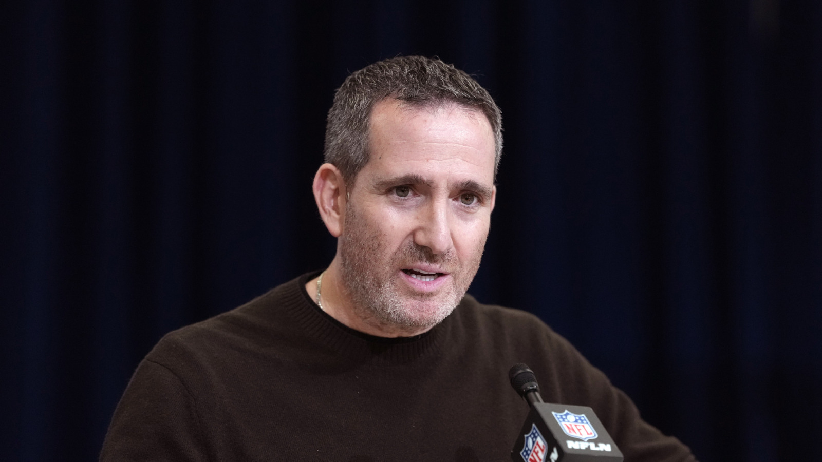 https://www.yardbarker.com/media/f/5/f5abc77355b7e3f1bbb8010f17be9efe8c7718bc/thumb_16x9/eagles-howie-roseman-refuses-aj-brown-trade-rumors.jpg?v=1