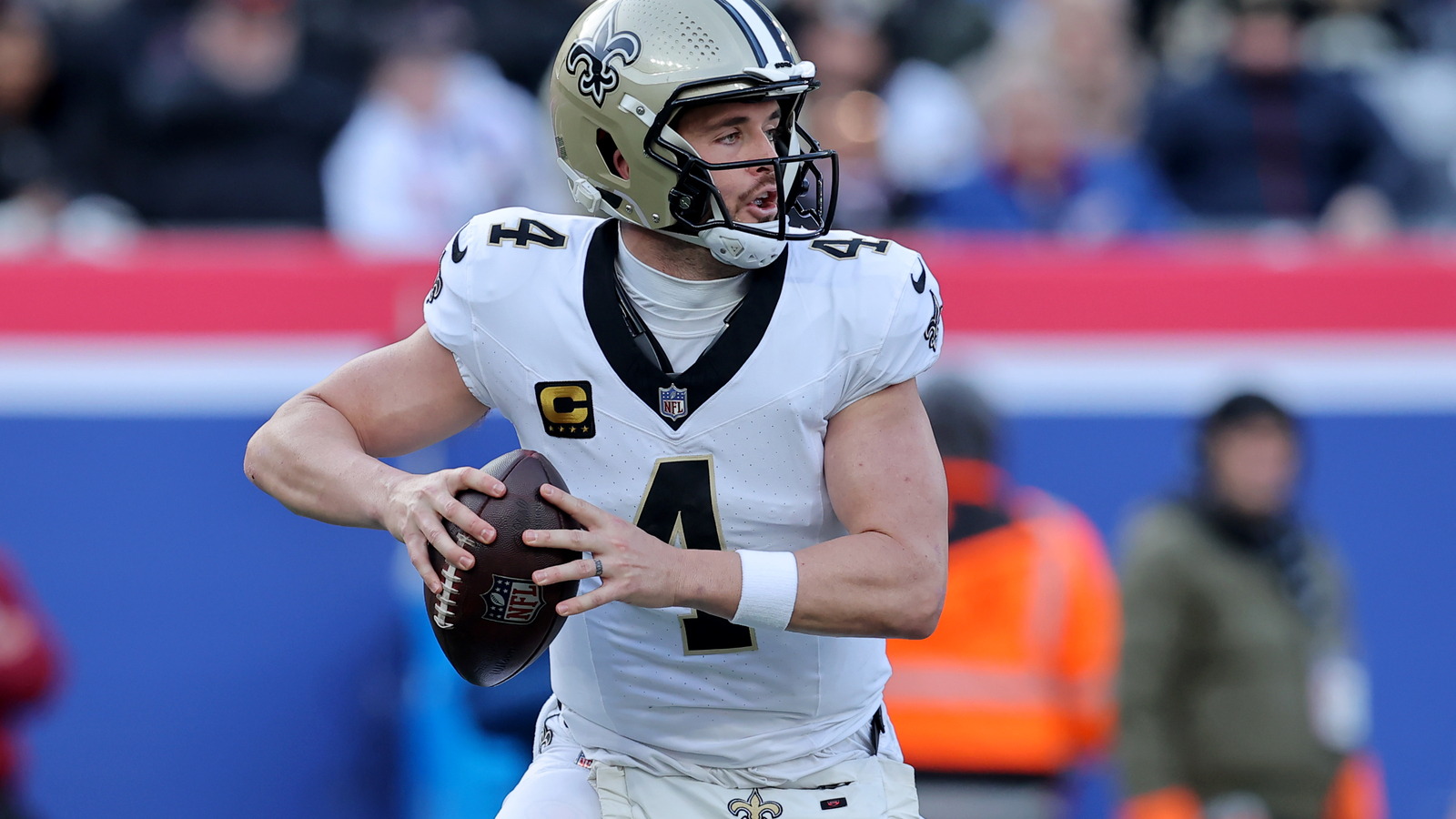 Ian Rapoport explains if Giants could view Derek Carr as replacement for injured Jaxson Dart