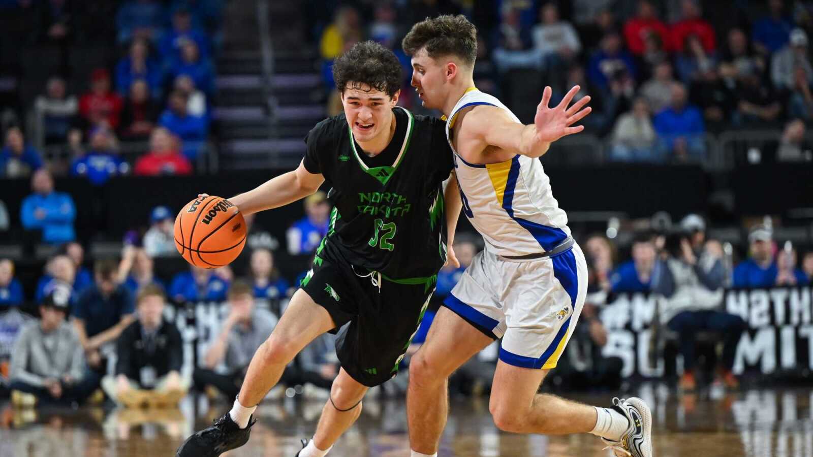 https://www.yardbarker.com/media/f/5/f5e5c7e77a51c39411a85a53e164f7380832fce2/thumb_16x9/north-dakota-fighting-hawks-guard-treysen.jpg?v=1