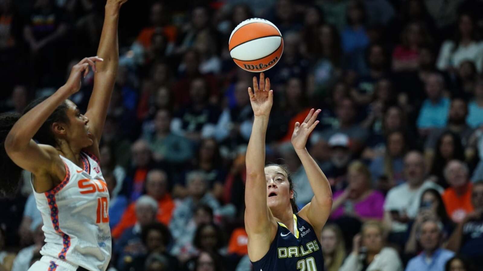 Wings snap long skid in Paige Bueckers' return to Connecticut