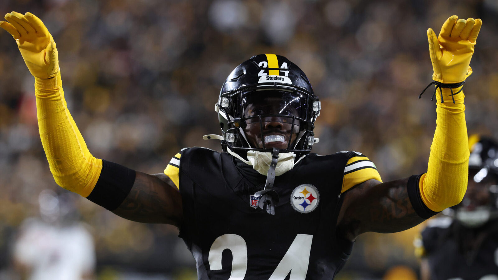 Contract Stalemate Between Steelers and Joey Porter Jr.