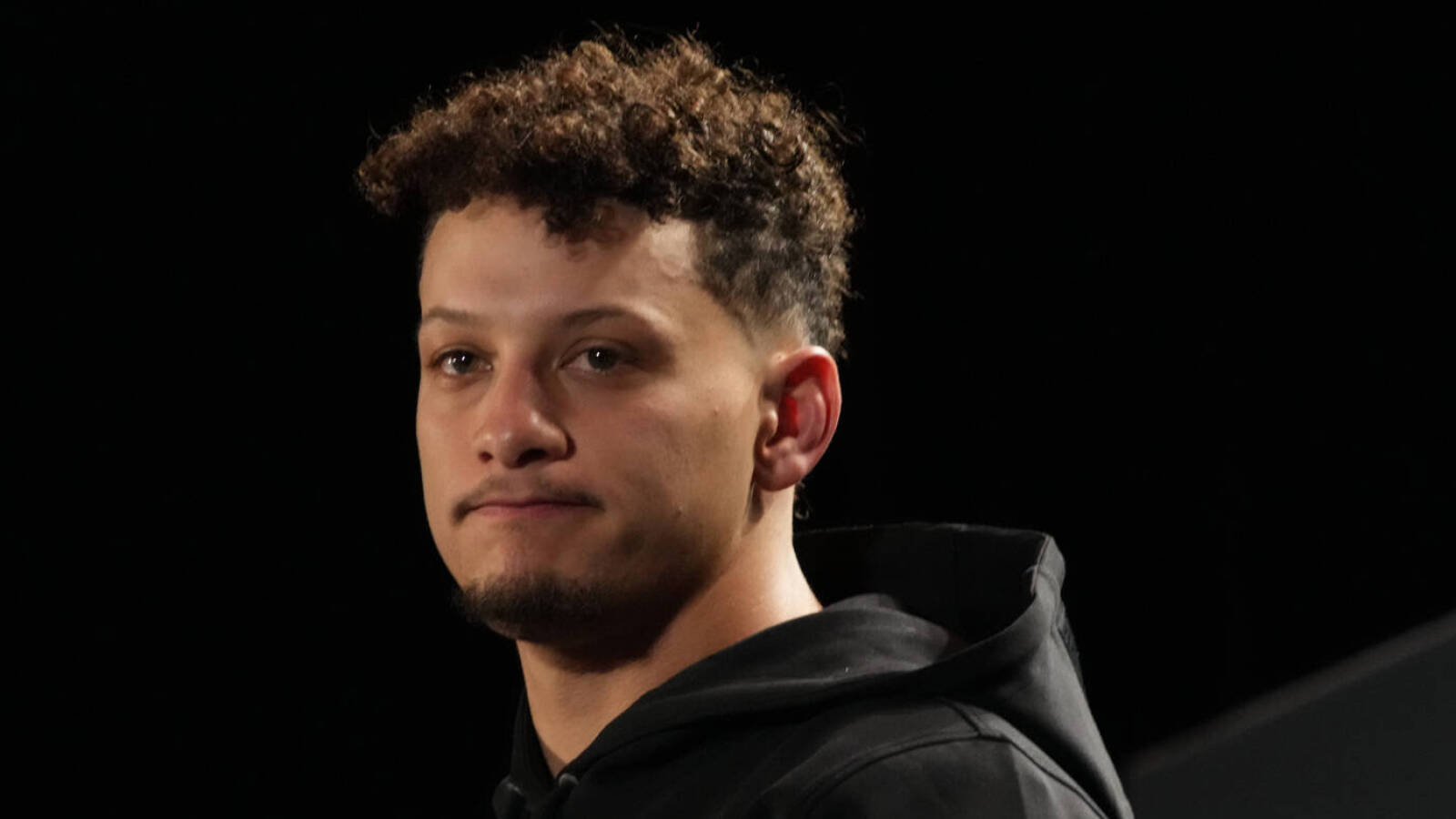 Mahomes, Reid comment on kicker's controversial commencement speech - Vimarsana News