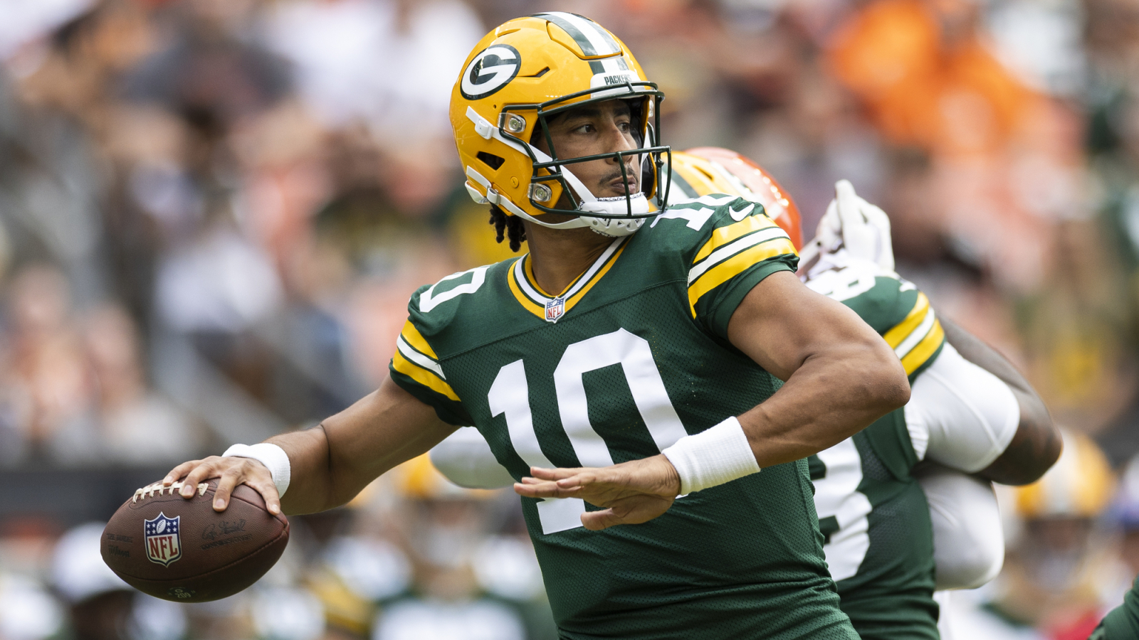 Jordan Love pays tribute to Brett Favre with pregame attire