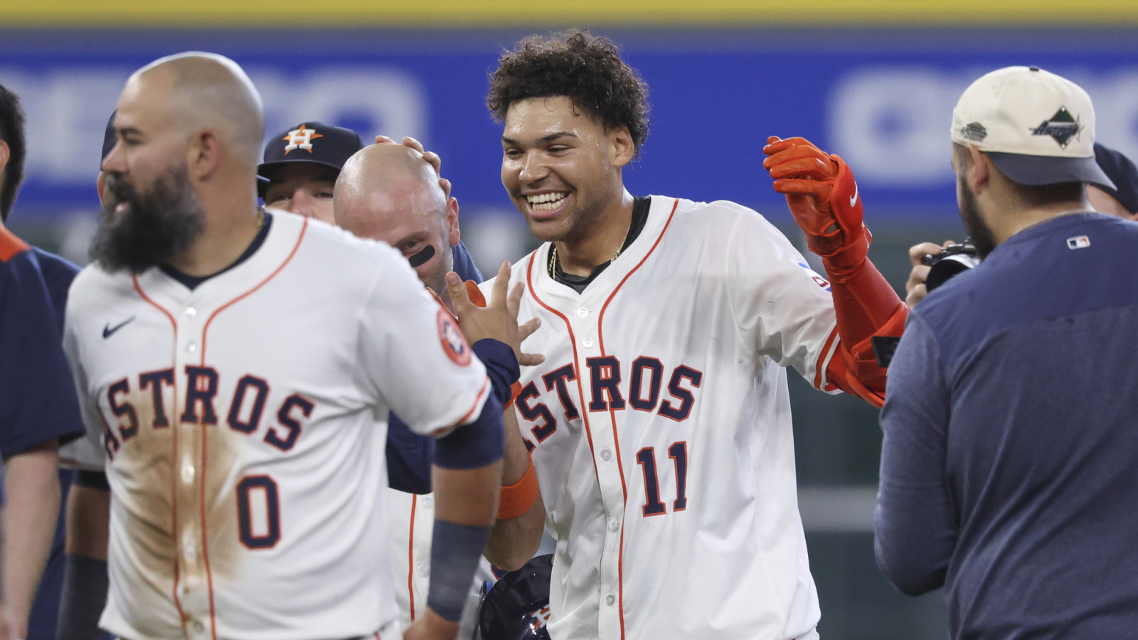 https://www.yardbarker.com/media/f/6/f65445288a9545fb056cb2b433aa5cd6e08f0676/thumb_16x9/astros-remain-als-hottest-team-walk-off-win.jpg?v=1