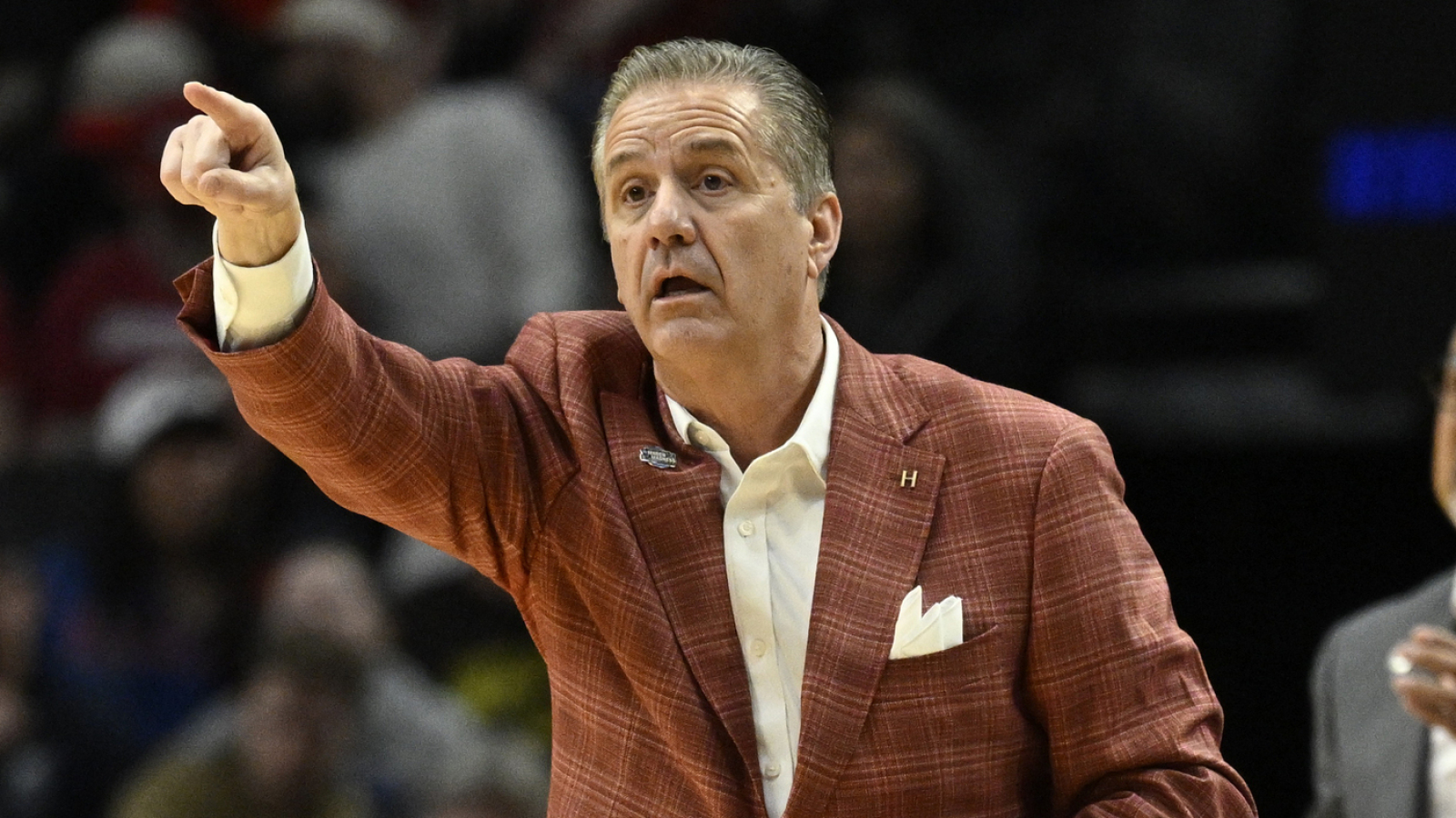 No. 4 Arkansas bucks trend, wastes no time taking care of business vs. No. 13 Hawaii