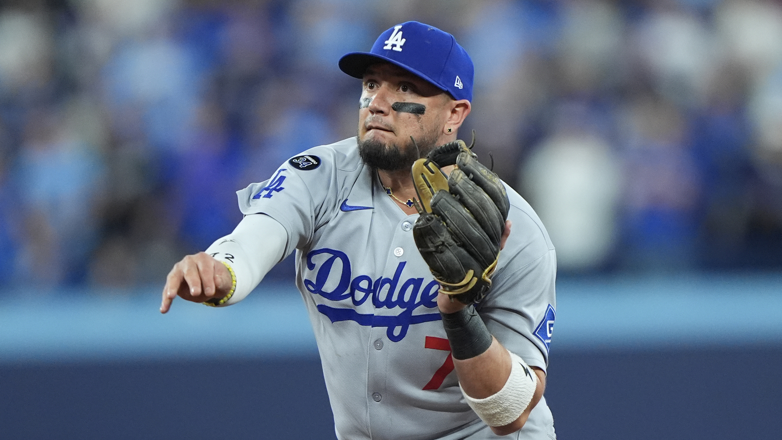 https://www.yardbarker.com/media/f/6/f6dd546f7d718c99ed4bf8ed5a691220fc395062/thumb_16x9/oct-31-2025-toronto-ontario-los-angeles-dodgers.jpg?v=2