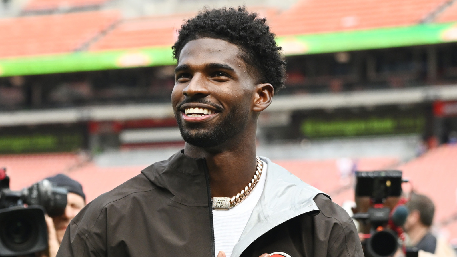 https://www.yardbarker.com/media/f/7/f70800ffd84f77baa45974a492e84abea17a09d4/thumb_16x9/browns-hc-shares-sanders-must-improve-watson.jpg?v=1