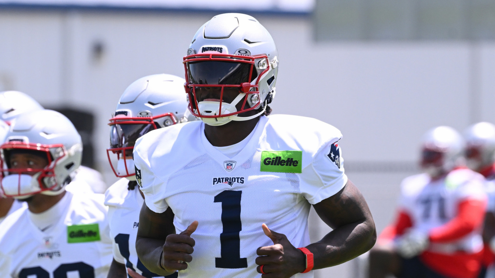 https://www.yardbarker.com/media/f/7/f716f4b376da9cc27e64df29a459987a94e90b24/thumb_16x9/aj-brown-makes-wild-claim-his-first-patriots.jpg?v=1