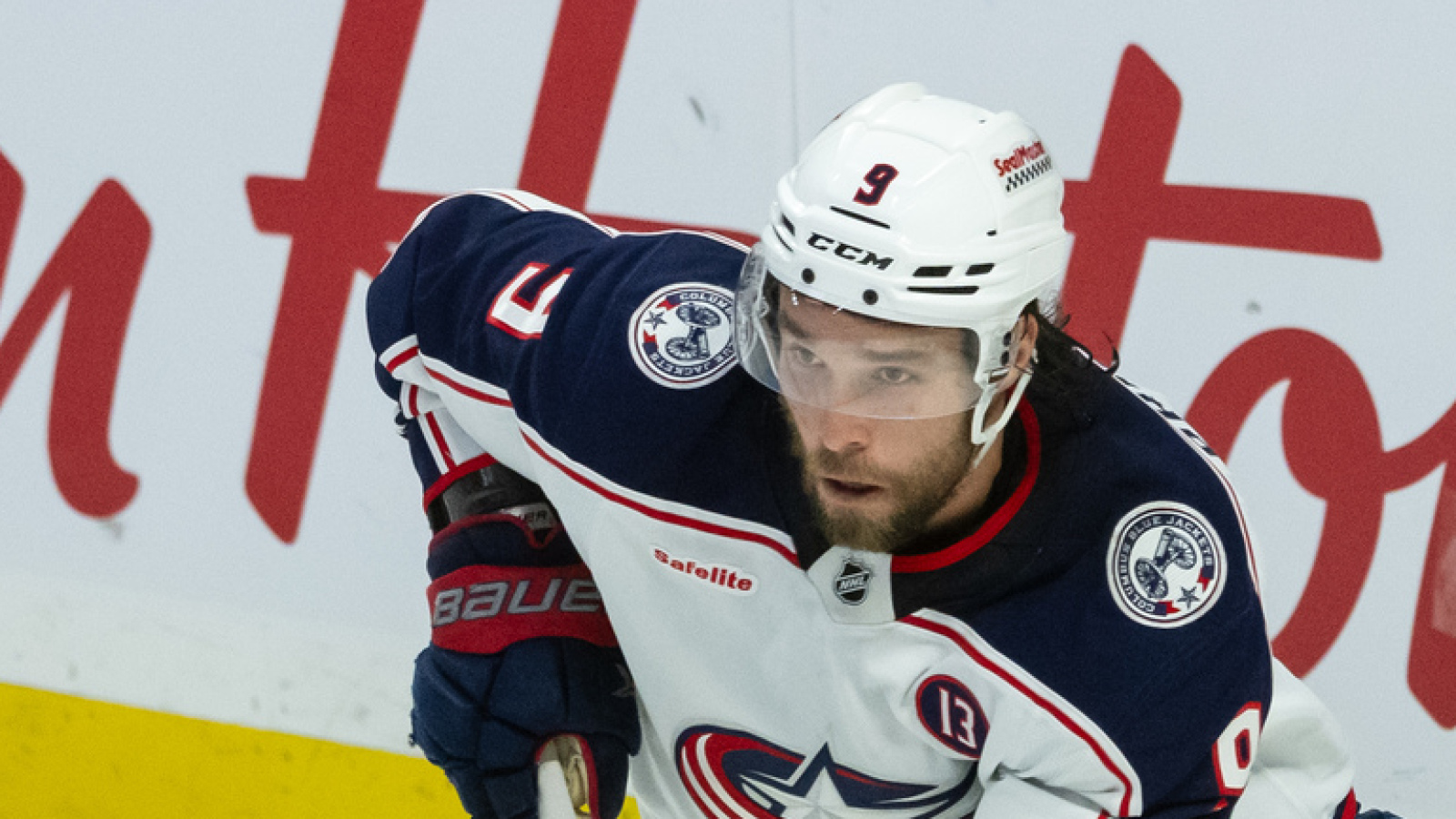 https://www.yardbarker.com/media/f/7/f72ef1c66e0693cbd763f0df1a2cb799fb44b111/thumb_16x9/blue-jackets-re-sign-key-defenseman-seven-year.jpg?v=1