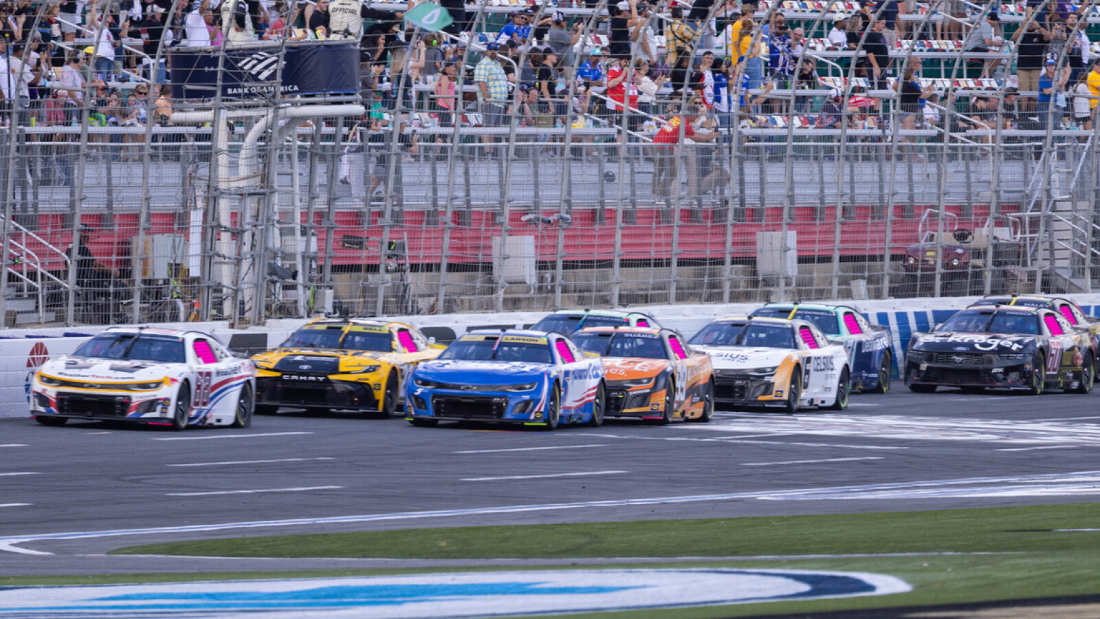 https://www.yardbarker.com/media/f/7/f73a7ef5f37bed06a0082c982737b93ebdf1031a/thumb_16x9/nascar-making-major-rule-change-2026-season.jpg?v=1