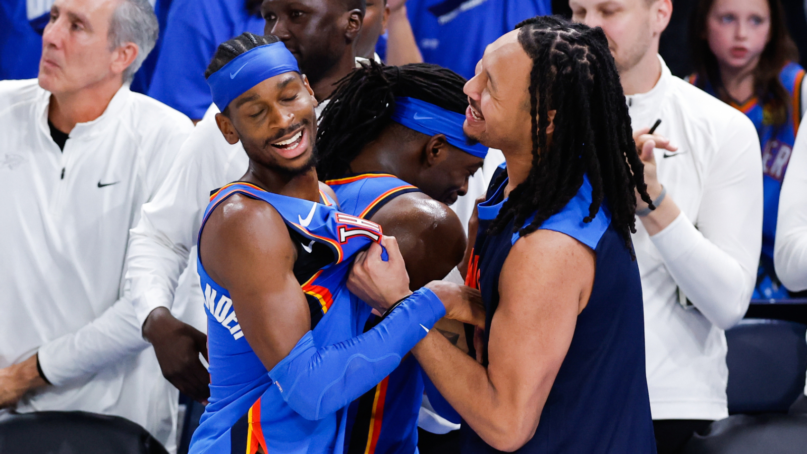 https://www.yardbarker.com/media/f/7/f76f060f1882fb9728239696536e06e45a7d0677/thumb_16x9/shai-gilgeous-alexander-completes-season-rare-nba.jpg?v=2