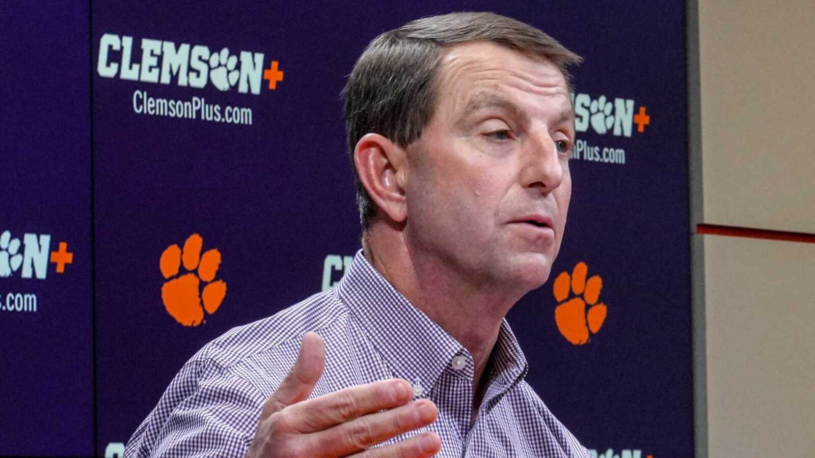 https://www.yardbarker.com/media/f/8/f8b92641c55c40ae98f03459e7332efe9e83e0e6/thumb_16x9/clemson-hc-dabo-swinney-still-prove-himself.jpg?v=1