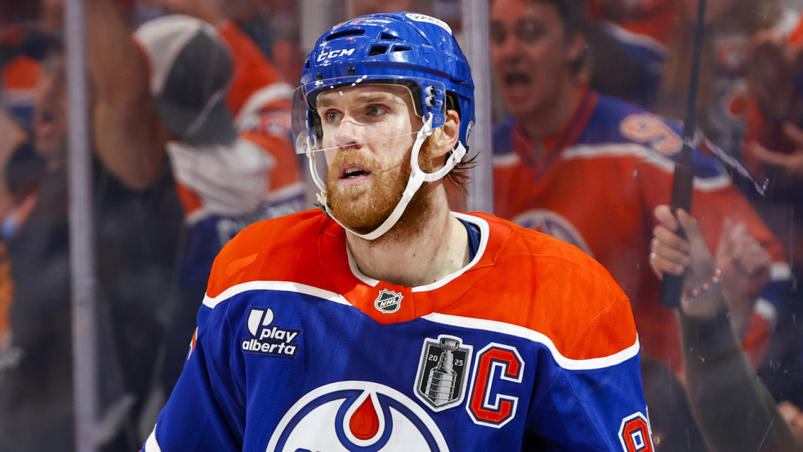 https://www.yardbarker.com/media/f/8/f8f6984f2f6feb1f3f9cdaf4367c88db7207bfef/thumb_16x9/mcdavid-drafted-surprising-club-before-becoming.jpg?v=1
