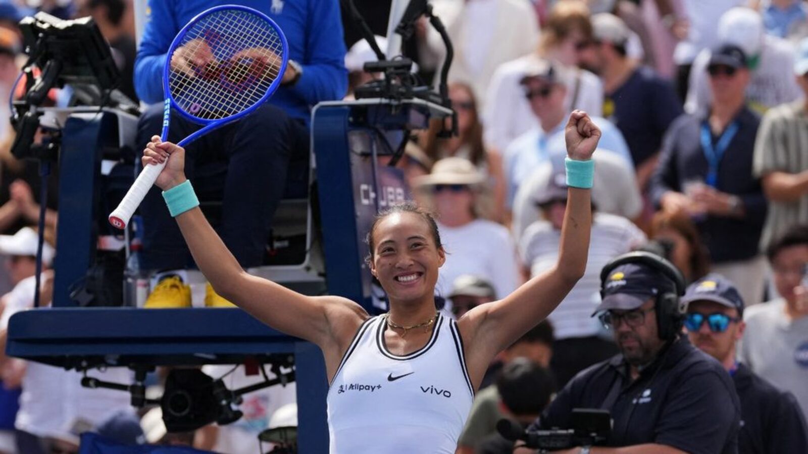 US Open Chaos: Zheng's Stunning Comeback Sinks Keys, Gauff Marches On
