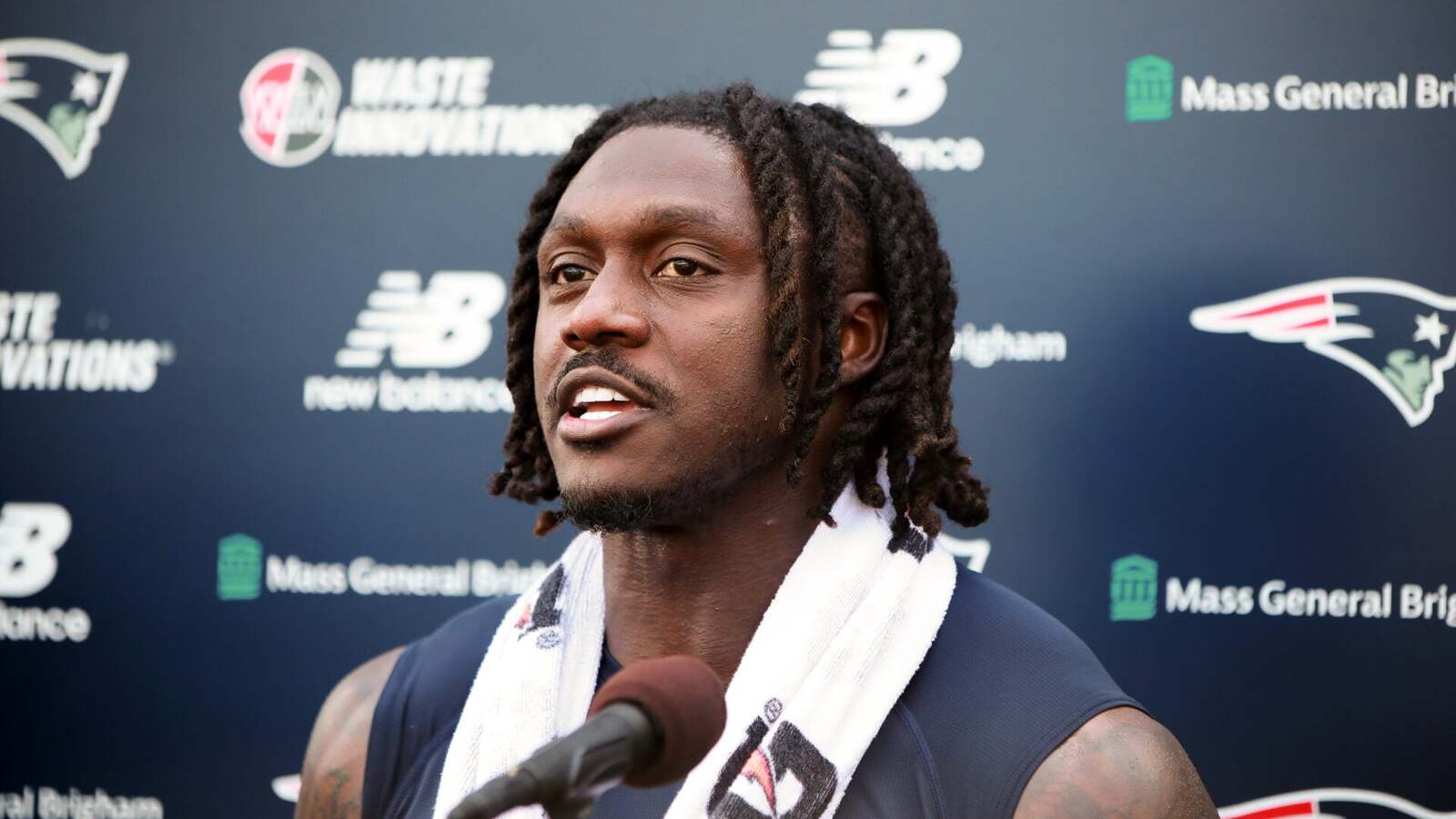Ian Rapoport aims subtle dig towards A.J. Brown following his Philadelphia Eagles exit