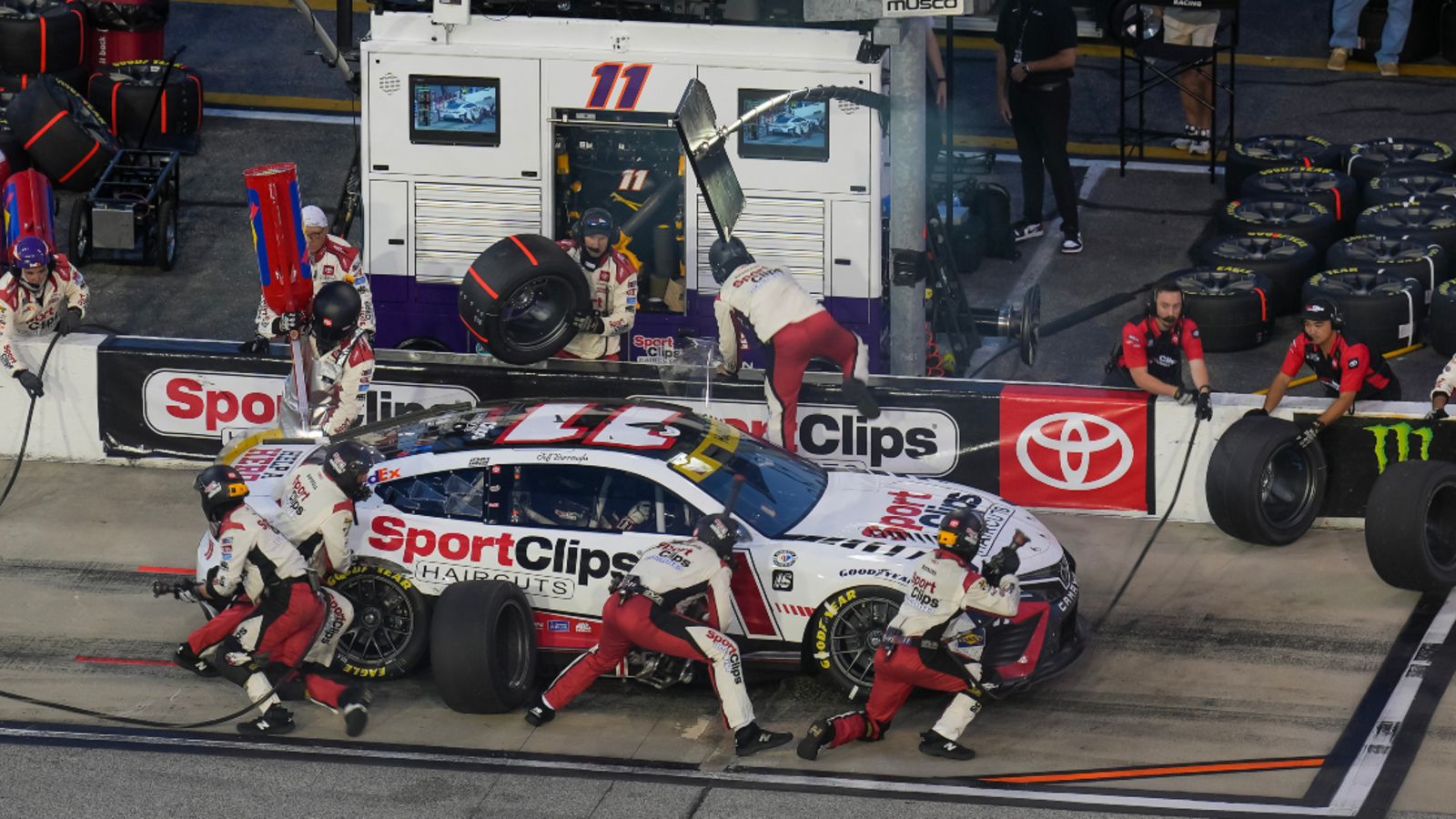 Denny Hamlin involved in four car wreck late in Southern 500 at