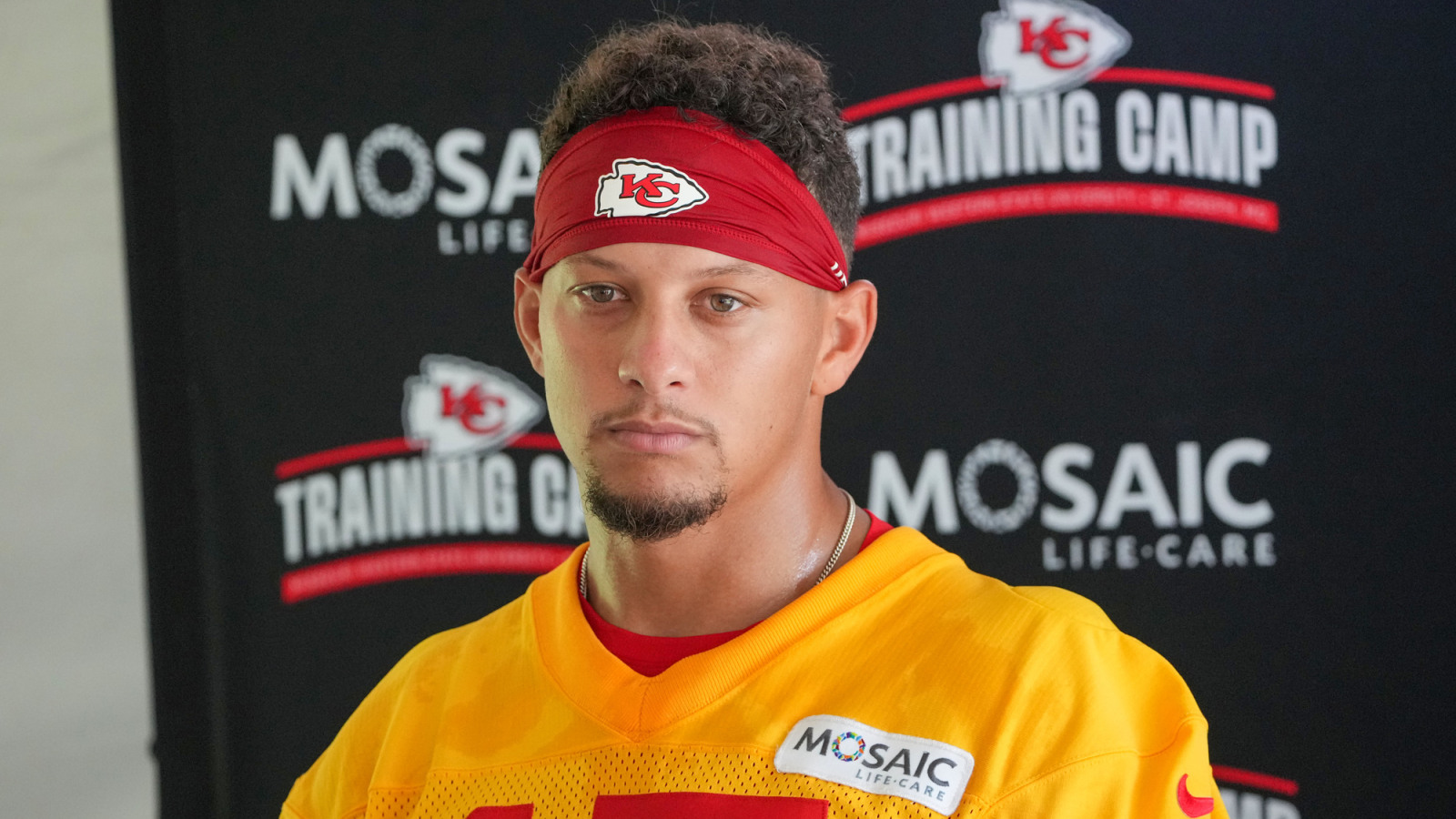 https://www.yardbarker.com/media/f/9/f970fe3136a9d1f8704d0950c48b4966ad967593/thumb_16x9/sounds-patrick-mahomes-truly-planning-revenge-tour.jpg?v=1