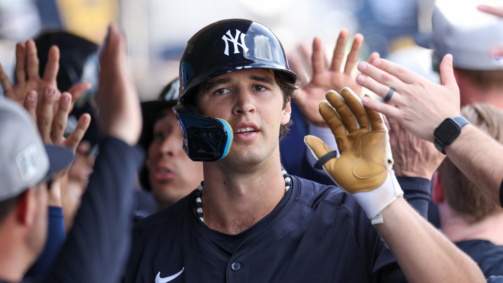 https://www.yardbarker.com/media/f/9/f994e4eb2dd91b20ef8a6a08c32442ba75a7ab2f/thumb_16x9/odd-man-out-yankees-outfield-room-spencer-jones.jpg?v=1
