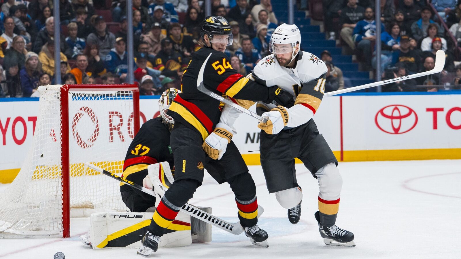 The benefits of the Canucks standing pat heading into 2025/26 | Yardbarker