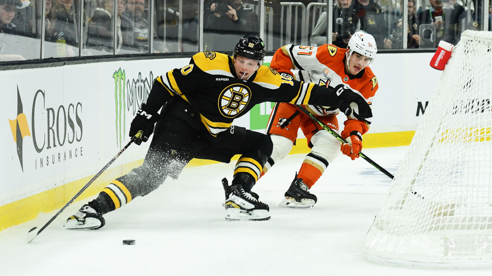 Bruins Bring Back Riley Tufte